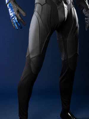 Nightwing cosplay costume - Lower body back view with black pants and blue gloves