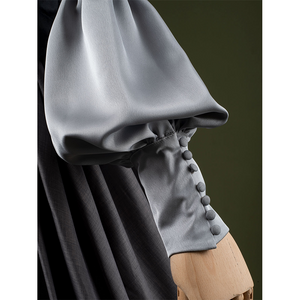 Attack of the Clones Padmé Amidala Cosplay Costume, the lower part has puff sleeves and fitted cuffs.