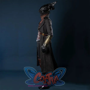 Bloodborne Hunter Ludwig Cosplay costume's main colors is black, the hat is designed in a pointed shape, like two outstretched wings, the face is tightly wrapped with a black mask, and he wears a dark robe with a wide shawl, with a lot of belts and decorative belts on the clothes, and tight pants with leather knee pads underneath.