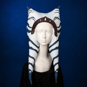COSFUN The Mandalorian Ahsoka Tano cosplay hat anchors a brown trim band across the forehead with diamond patterns.