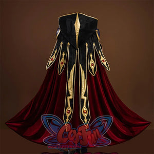 The cloak on the back is made of dark red velvet with golden decorative lines, the shoulder design is prominent, the combination of black and gold forms a strong contrast, the red gems embedded in it add a mysterious and noble atmosphere.