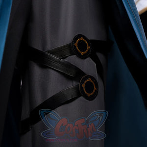 Honkai: Star Rail Anaxagoras Anaxa cosplay sleeve detail traces crisscrossed straps secured by gold-bordered circular.
