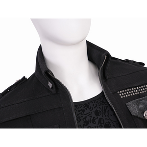 Final Fantasy XV Noctis Cosplay Costume, lapel design, with buttons to secure the collar.