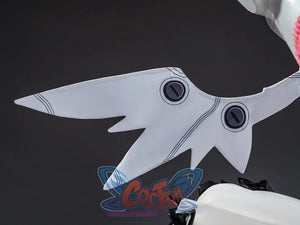 Nangong Yu cosplay wing close-up showing white fabric, two circular eye details, and pointed edges