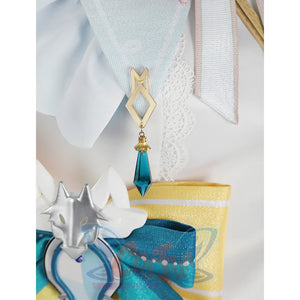 Nu: Carnival Garu Cosplay Costume, the collar has a golden ornament with a blue-green pendant.