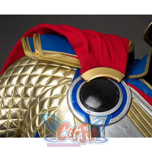 Thor: Love and Thunder Cosplay costume 's red cloak is fixed to the round decorations on both sides of the chest.
