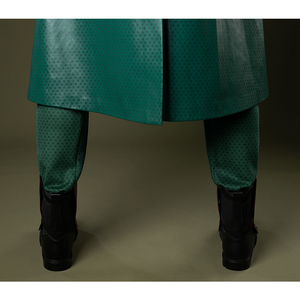 The coat is made of the same material as the pants, with slits at the hem.