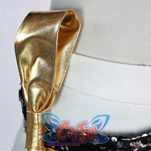 Deatails of the white mini skirt from Mira's cosplay costume.