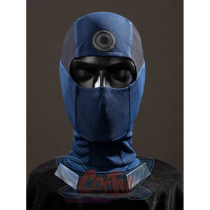 Bullseye Lester cosplay costume centers the blue mask opening below the target patch.