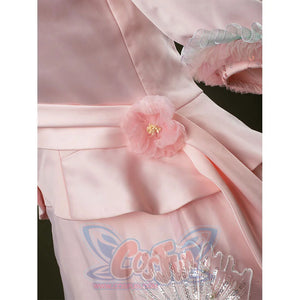 Close up Glinda cosplay costume middle part