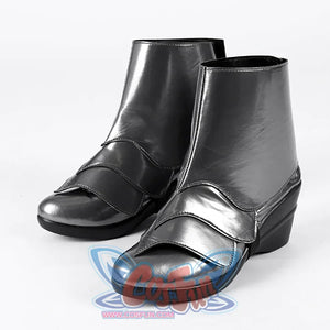 Diana Prince cosplay boots side profile highlights black ankle boots, angled cuffs and block heels