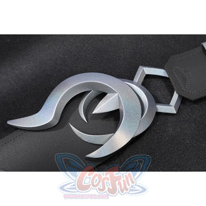 Felicia Hardy Urban Predator cosplay costume sets the silver waist plate beside the belt strap.