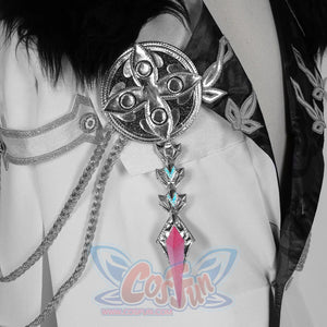 Genshin Impact Columbina cosplay cape anchors silver brooch and segmented pendant to fur collar edge.