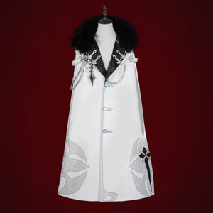 COSFUN Genshin Impact Il Capitano cosplay cape layers black fur collar over silver shoulder clasps.
