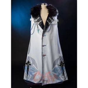 Genshin Impact Il Dottore cosplay cape balances a sleeveless white silhouette against black faux-fur trim.