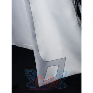 Genshin Impact Il Dottore cosplay cape traces a dark blue outlined diamond gradient print across light grey fabric.