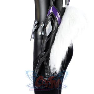 Marvel Rivals Black Cat Felicia Hardy cosplay leg cover detail tucks white faux fur against the black suit.