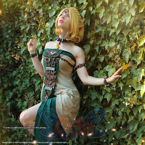 The Legend of Zelda Tears of the Kingdom Princess Zelda cosplay strapless dress pairs dark brown necklace.