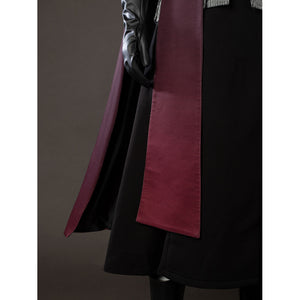 Rhaenyra Targaryen cosplay robe panel detail lets a maroon front strip fall over the black skirt.