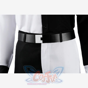 Harvey Dent Two-Face cosplay belt detail crosses the split shirt and pants at the waist.