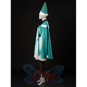 Witch Hat Atelier Coco Tetia Richeh cosplay costume side view lets the teal cloak fall over the cream robe.