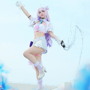 Wuthering Waves Denia cosplay costume lifts the white jacket and skirt shorts above black gloves and pastel side ribbons.