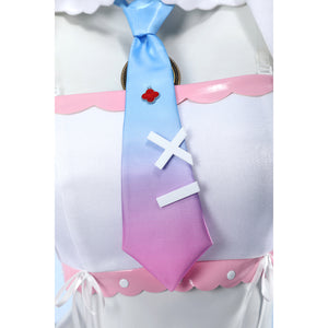 Wuthering Waves Denia cosplay tie detail drops a blue-to-pink gradient panel over a pink waist strap.