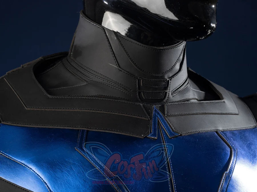 Nightwing cosplay costume - Shoulder and belt detail with blue emblem and black straps