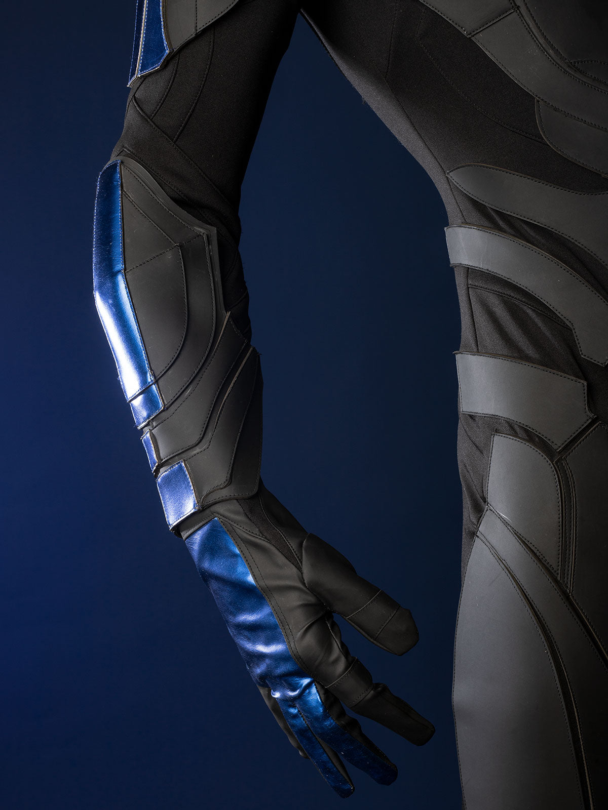 Nightwing cosplay costume - Gloves detail with blue accents and black fabric