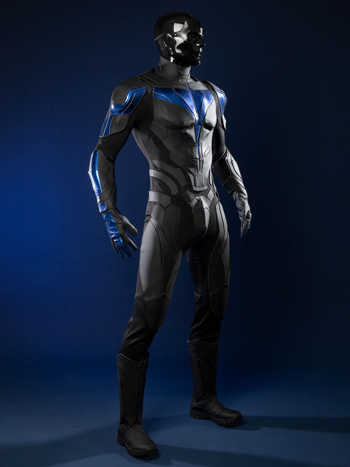 Nightwing cosplay costume - Side view with blue arm guards and chest details
