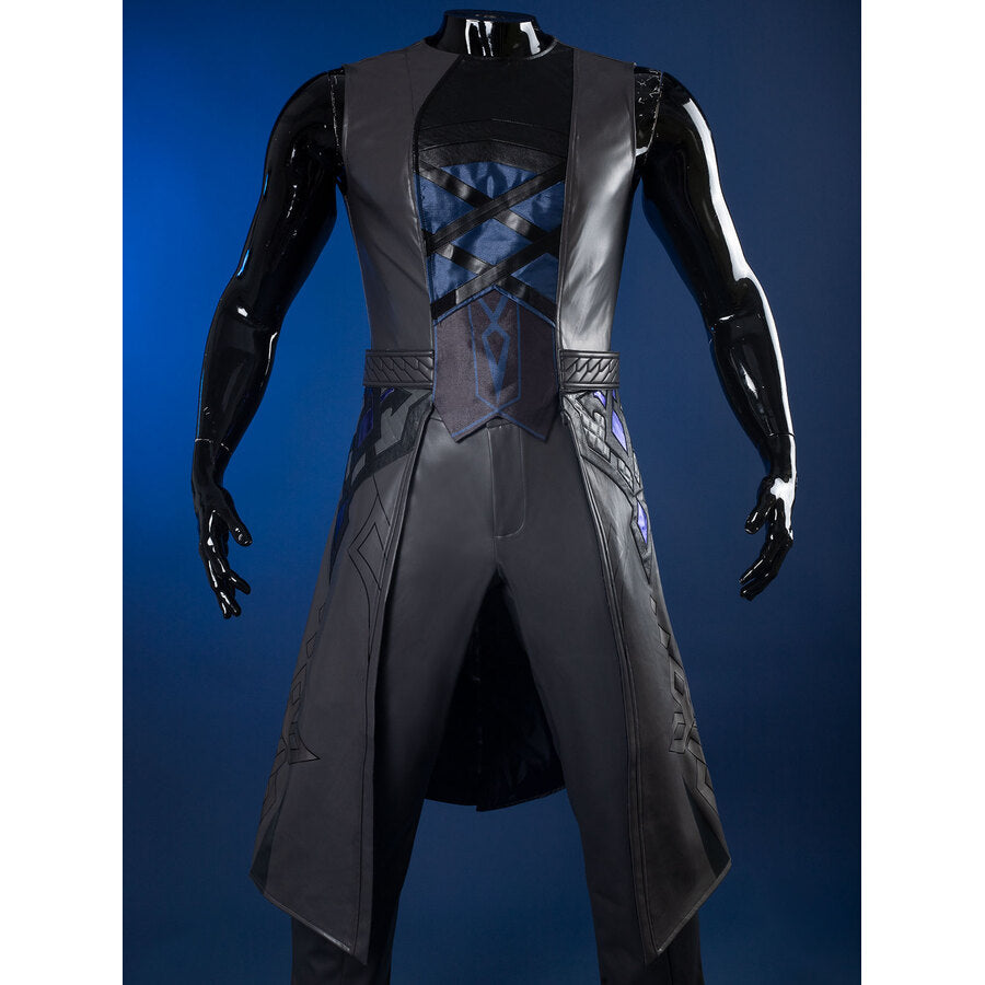 Genshin Impact Il Capitano cosplay inner costume sets sleeveless waistcoat over blue cross-strapped tunic and grey trousers.