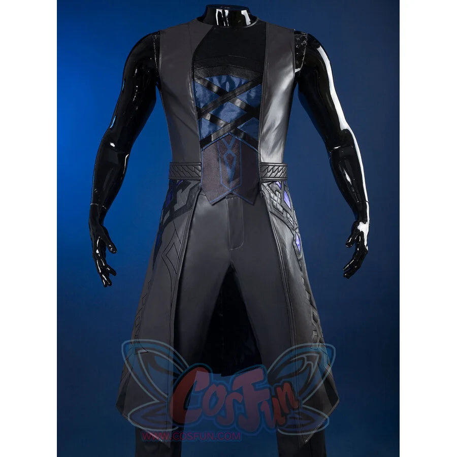 Genshin Impact Il Capitano cosplay inner costume sets sleeveless waistcoat over blue cross-strapped tunic and grey trousers.