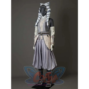 Shows the side view of Ahsoka Tano’s cosplay, emphasizing the layered clothing, belt design, arm accessories, and headpiece details.