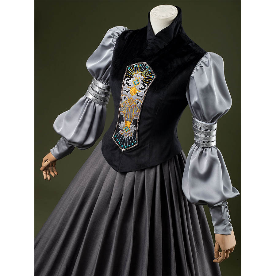 Attack of the Clones Padmé Amidala Cosplay Costume, cross-neck vest with a pattern decoration in the center.
