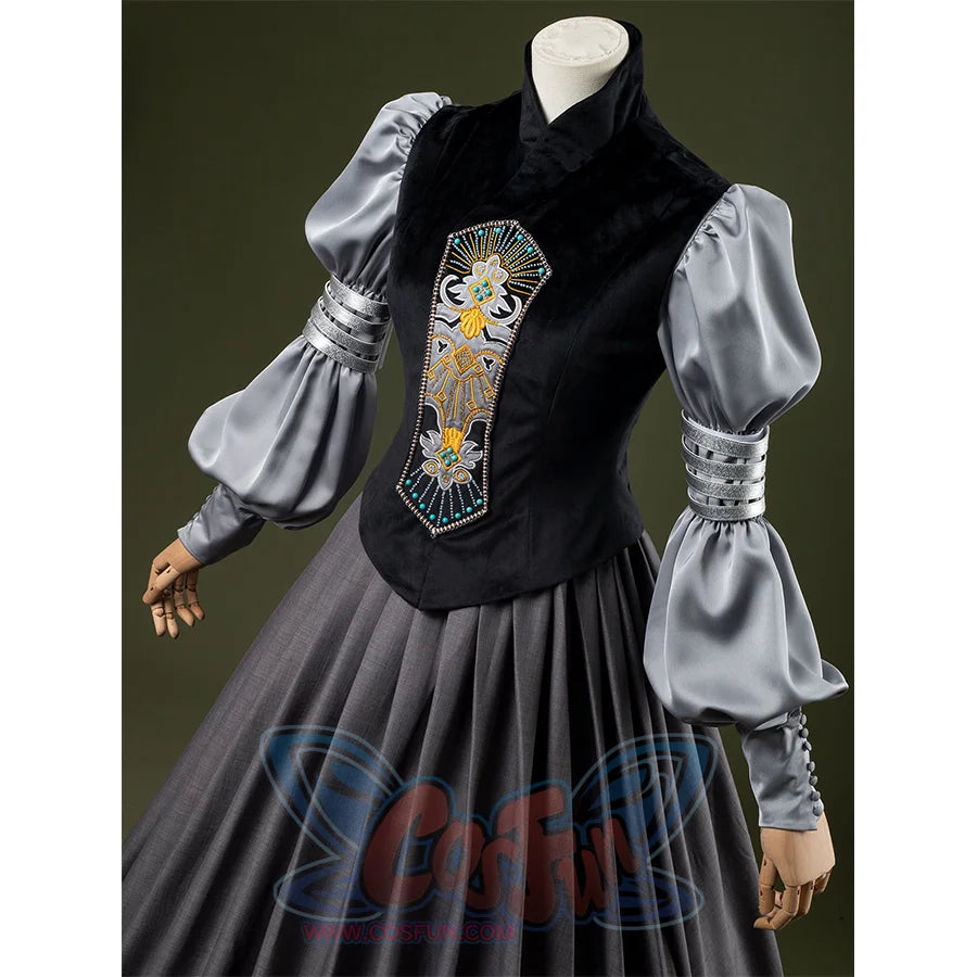 Attack of the Clones Padmé Amidala Cosplay Costume, cross-neck vest with a pattern decoration in the center.
