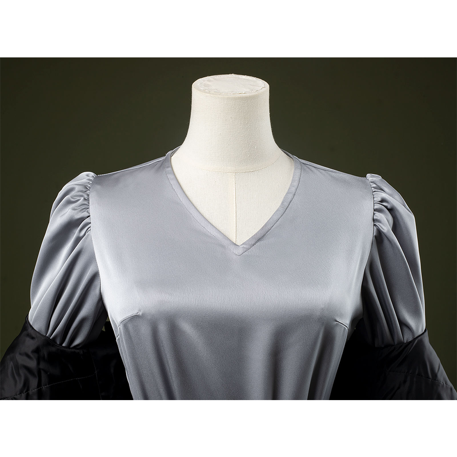 Attack of the Clones Padmé Amidala Cosplay Costume, sliver gray top with V-shaped collar.