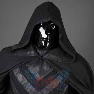 Focuses on the hooded cloak of Baylan Skoll’s cosplay costume, highlighting the fabric texture and the way it frames the mannequin’s head.