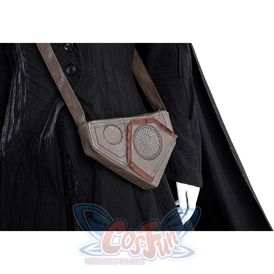 Full Elphaba cosplay costume package contents showing all items included in premium version