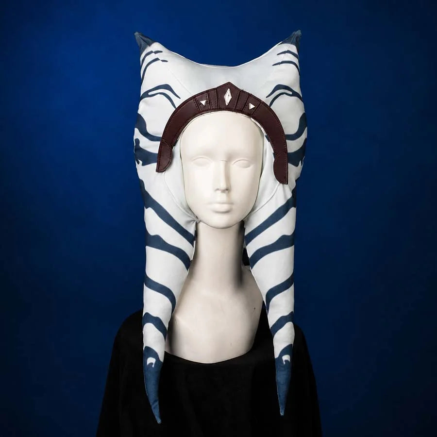 COSFUN The Mandalorian Ahsoka Tano cosplay hat anchors a brown trim band across the forehead with diamond patterns.