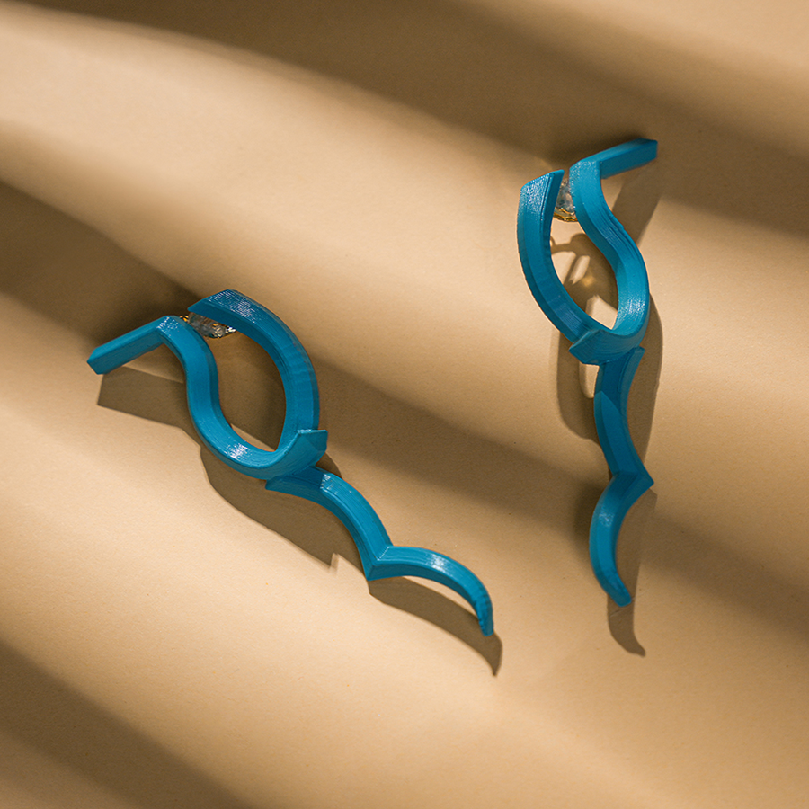 Dan Heng Permansor Terrae Cosplay Costume, a pair of teal earring.