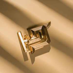 Dan Heng Permansor Terrae Cosplay Costume, a geometry gold ornament adorns the waist band.