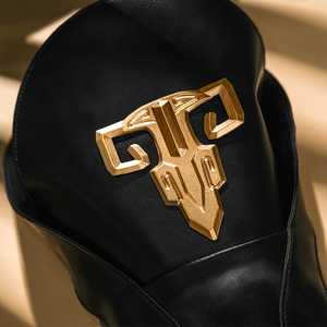 Dan Heng Permansor Terrae Cosplay Costume, a gold decoration on the black wrist guard.