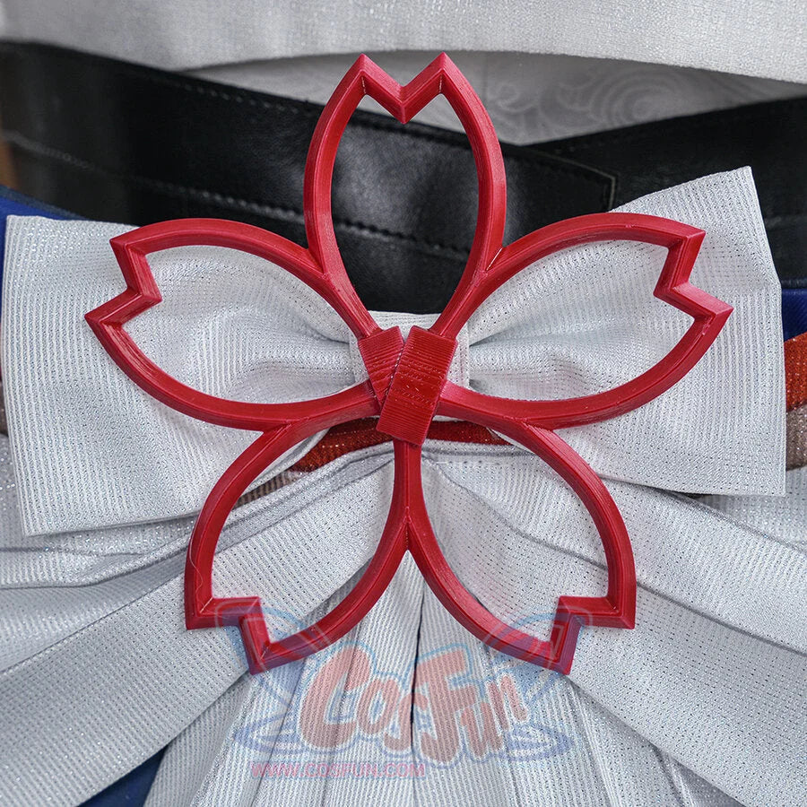 Evanescia cosplay close-up of the red sakura outline emblem placed at the center of the white pleated back bow.