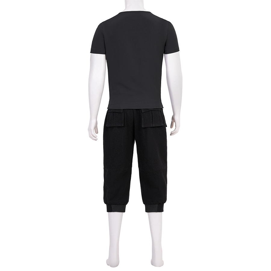 Final Fantasy XV Noctis Cosplay Costume, dark gray T-shirt and black pants, back view.
