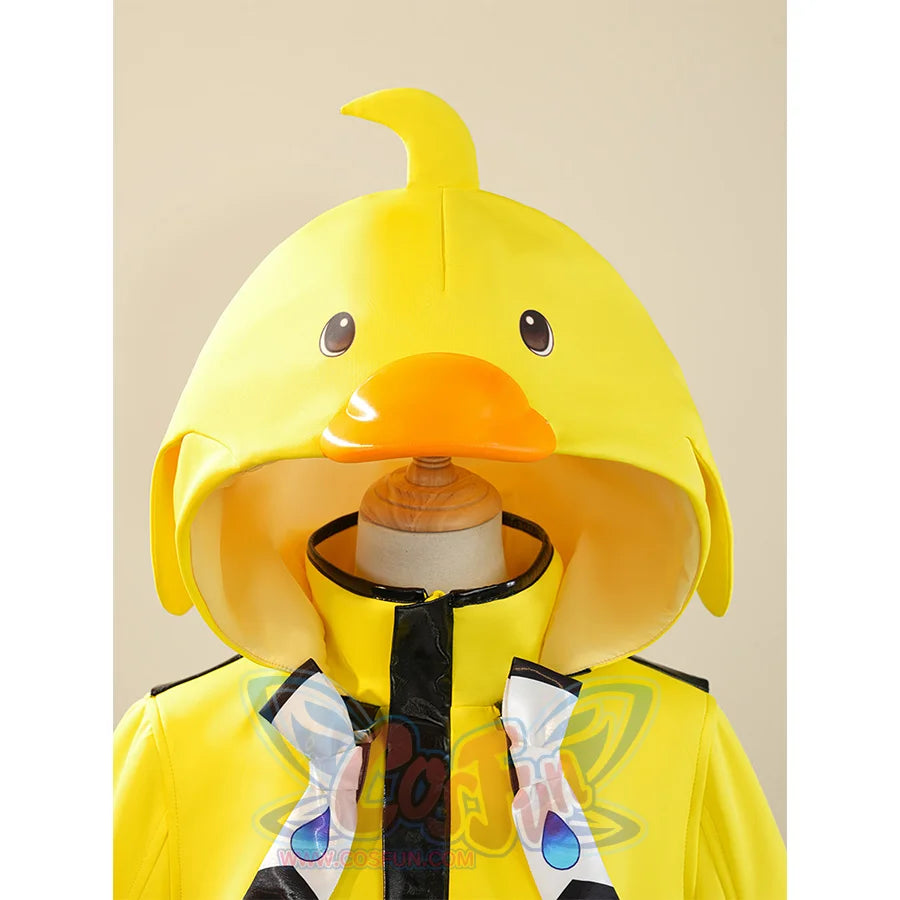 Miliastra Wonderland Manekin cosplay costume close-up of yellow bird hood with orange beak detail