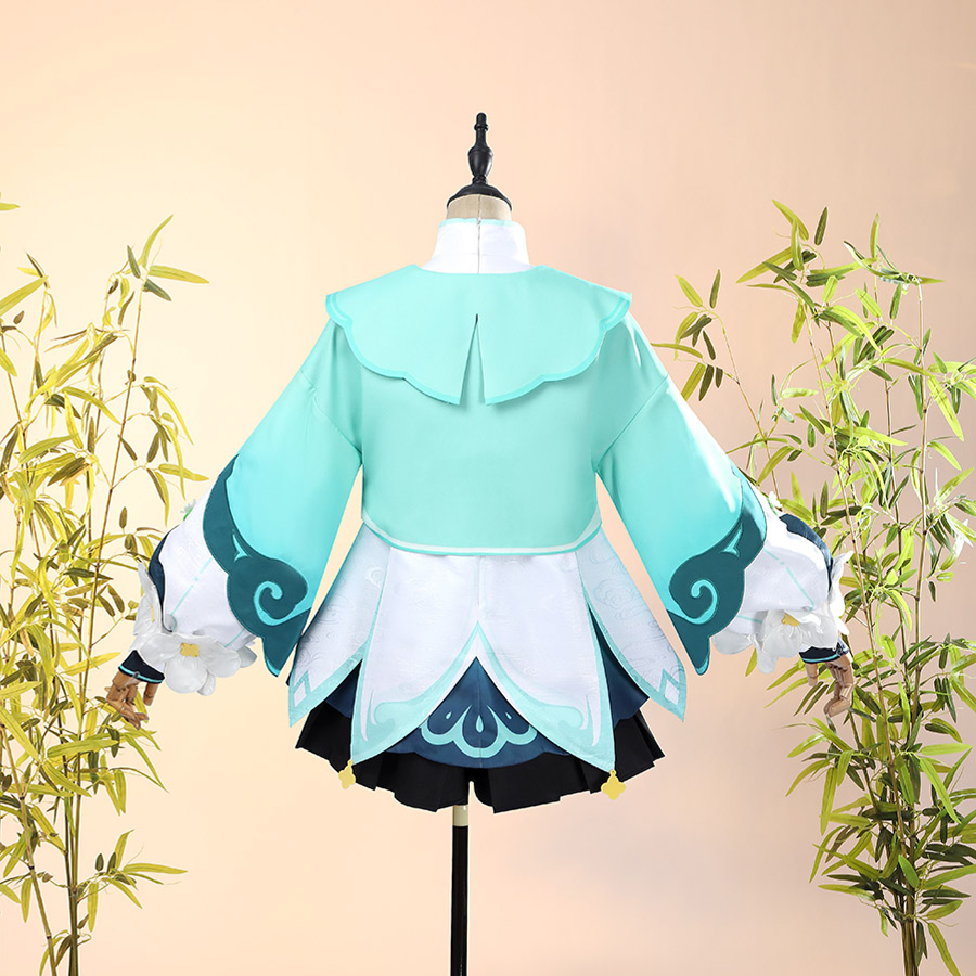 Genshin Impact Yaoyao cosplay jacket centers scalloped mint collar over white patterned overskirt and teal panel.