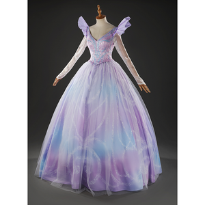 Glinda Cosplay Costume Premium Version, the shoulders feature exaggerated, detachable flutter sleeves.