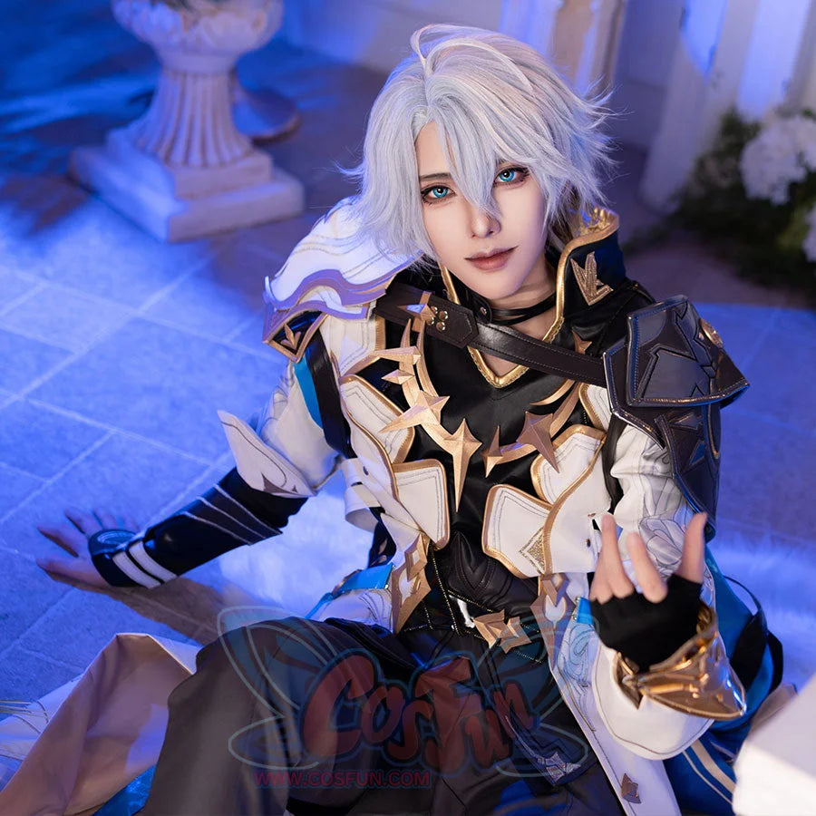 Honkai: Star Rail Phainon cosplay jacket waist-up view anchors segmented pauldrons above blue-lined coattails.