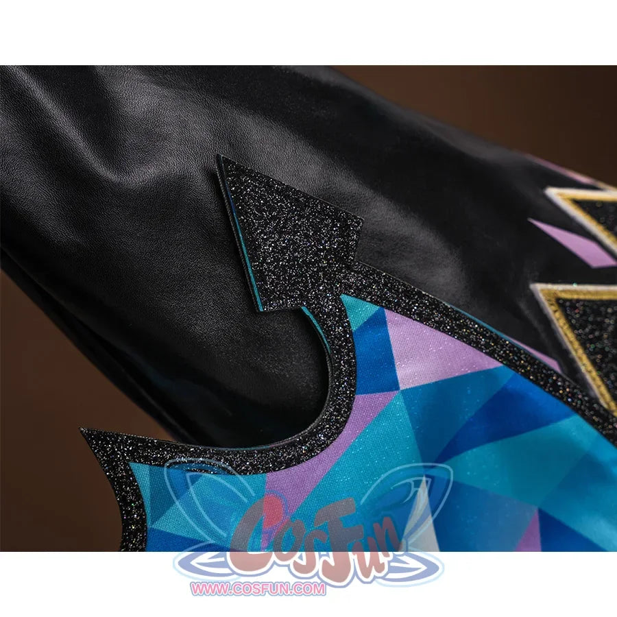 Honkai: Star Rail Cerydra Cosplay accessories used Bat-shaped wings, edged with black fabric.