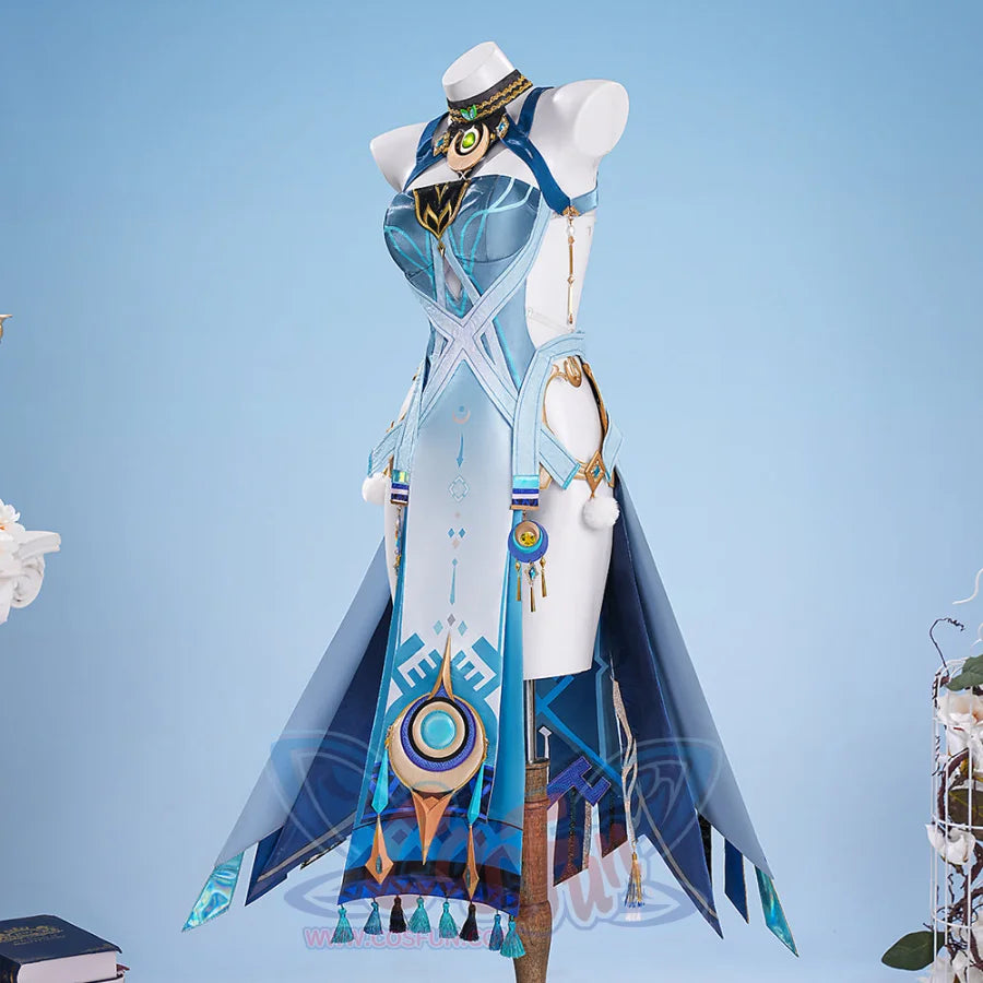 Highlights the side design changes—adjustable accessories, layered fabric, and flowing skirt panels. A versatile cosplay piece.